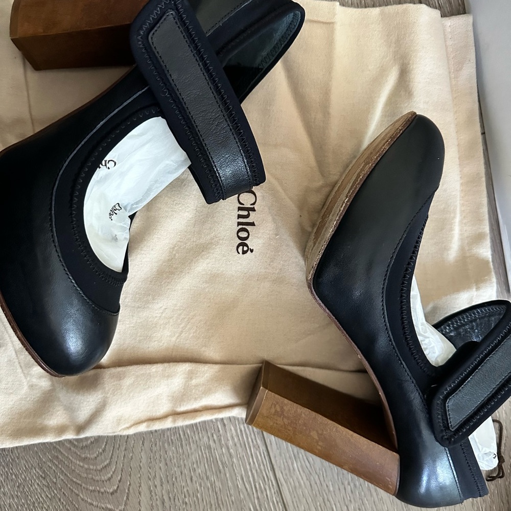 Size 8, Vintage Chloe Black Leather Heels with Wooden Architectural Heel